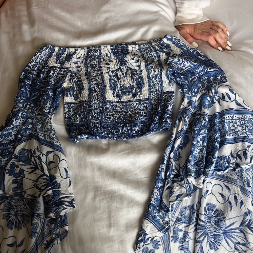 LF crop top bell sleeve blue top xs